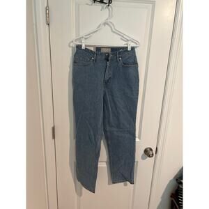 NWT Everlane The Curvy Cheeky Straight Jean – Size 28 Regular – NWT